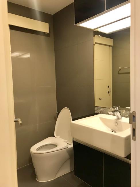 The Crest Sukhumvit 34 ในห้องน้ำ.jpg