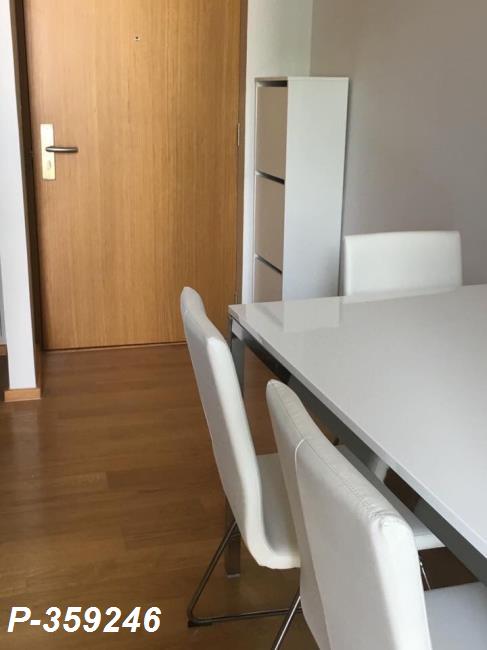 Noble Revo Silom  มุมประตู.jpg