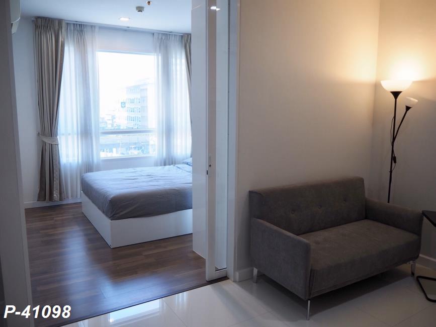 The Bloom Sukhumvit 71 โซฟา  เตียงนอน.jpg