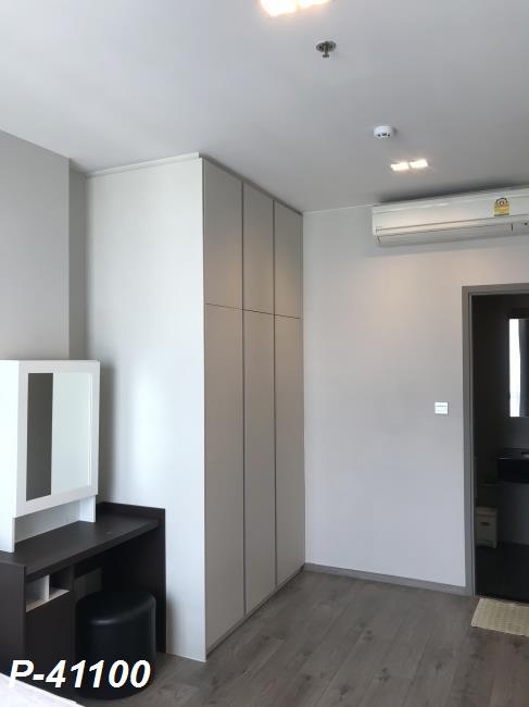 Whizdom Avenue Ratchada - Ladprao ตู้เสื้อผ้า โต๊ะเครื่องแป้ง.jpg