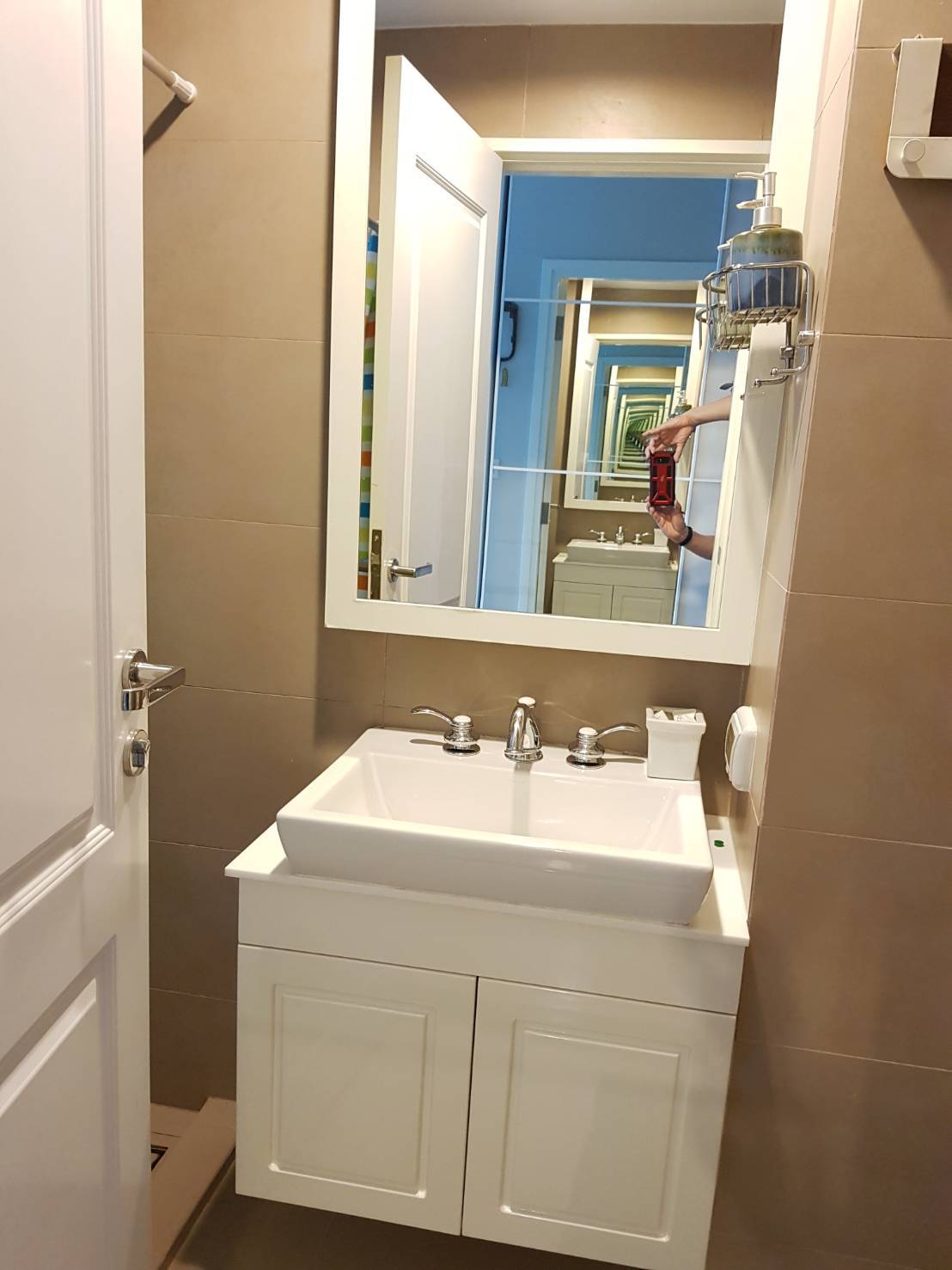 คอนโดเลต ดเวล สุขุมวิท 26  อ่างล้างหน้า.jpg