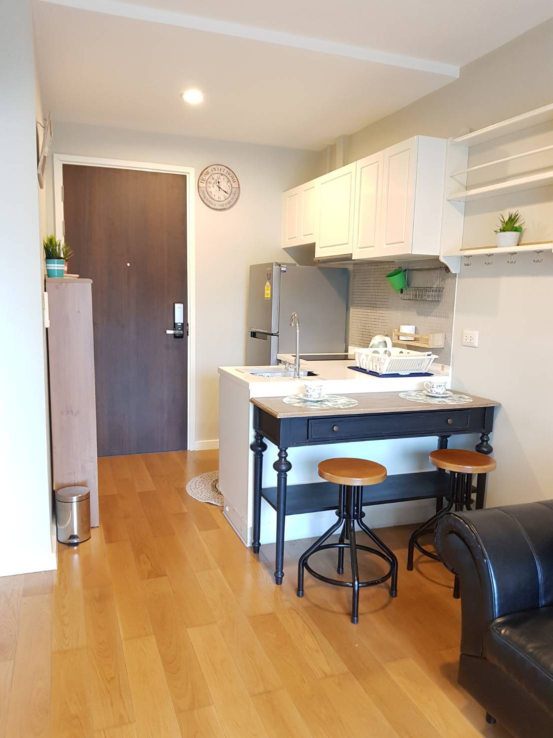 คอนโดเลต ดเวล สุขุมวิท 26  โต๊ะ (2).jpg