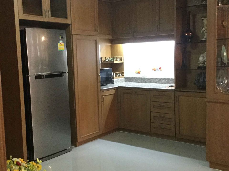 Ratchada City Condo ครัว.jpg