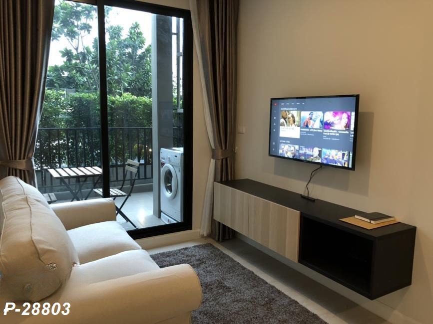 The Niche Pride Thonglor-Phetchaburi โซฟา ทีวี.jpg