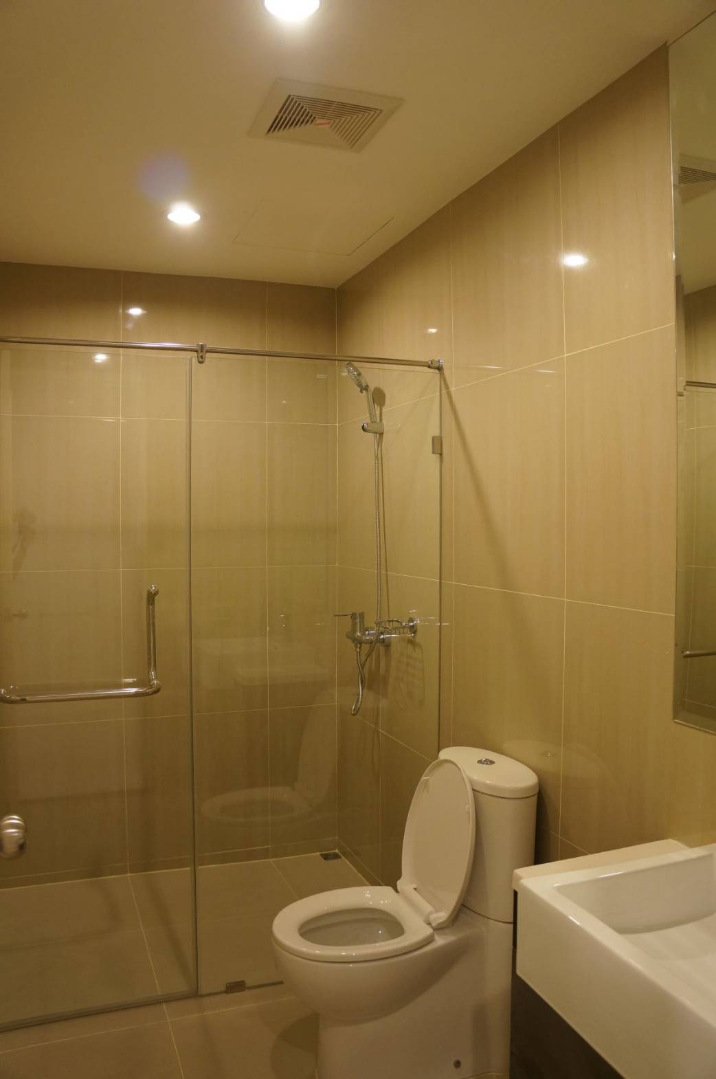Villa Asoke  ห้องน้ำ.jpg