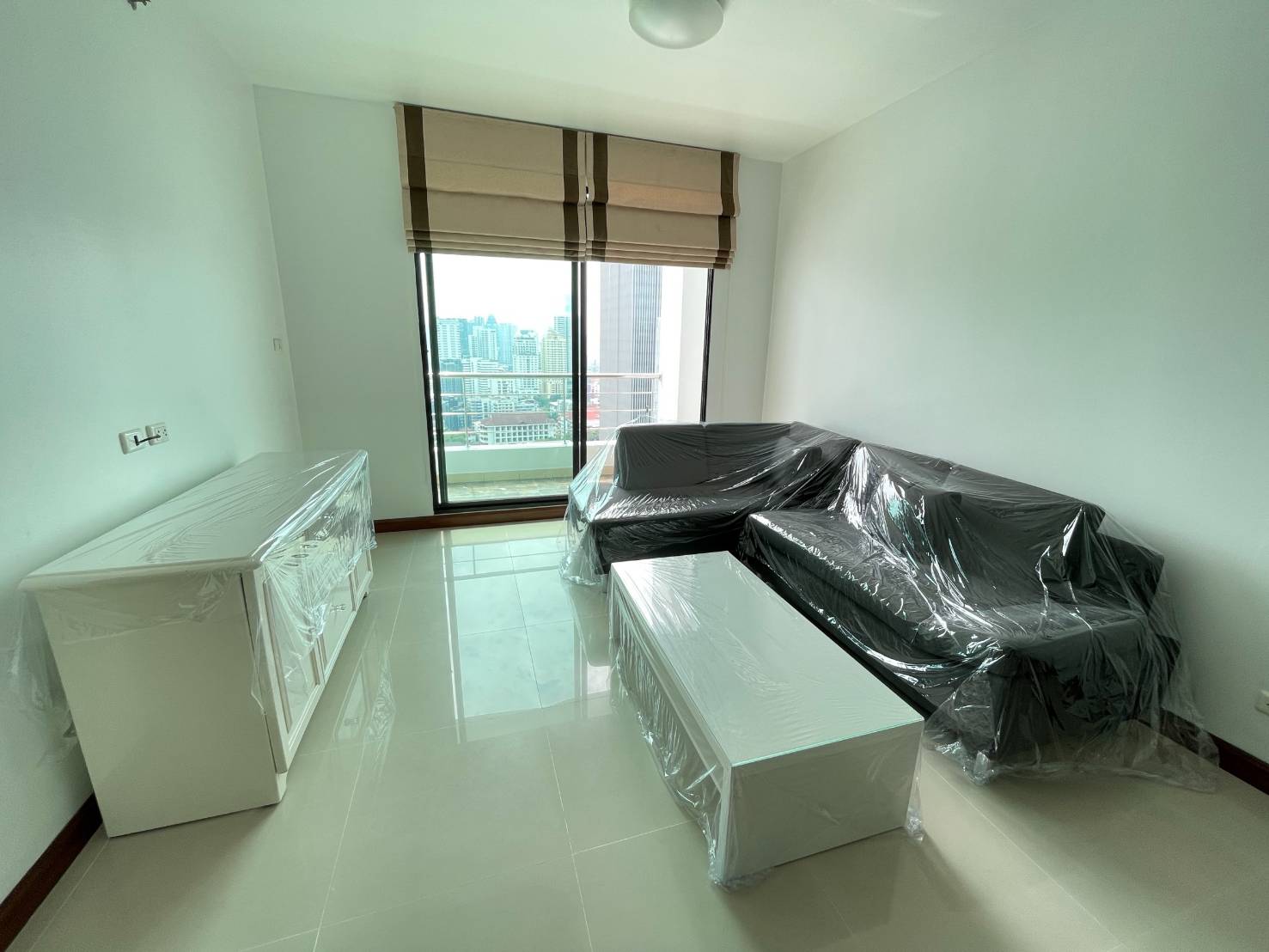 (ไลฟ์ แอท สาทร 10) ห้องนั่งเล่น.jpg