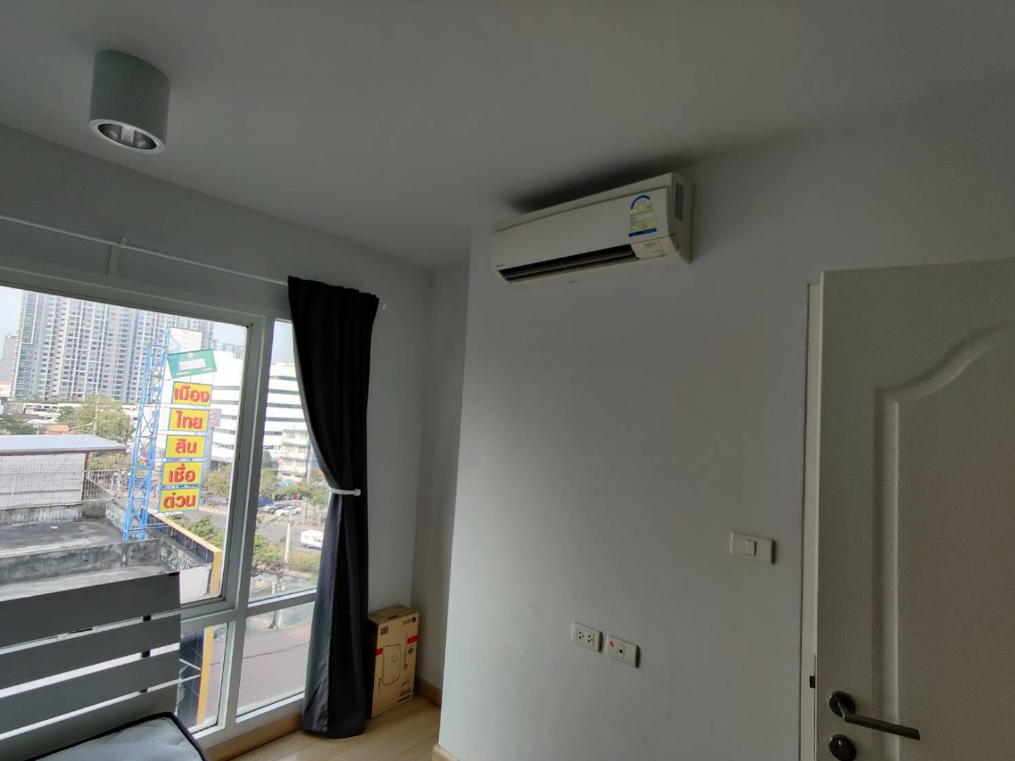 Bangkok Horizon Ratchada-Thapra  มุมห้อง.jpg