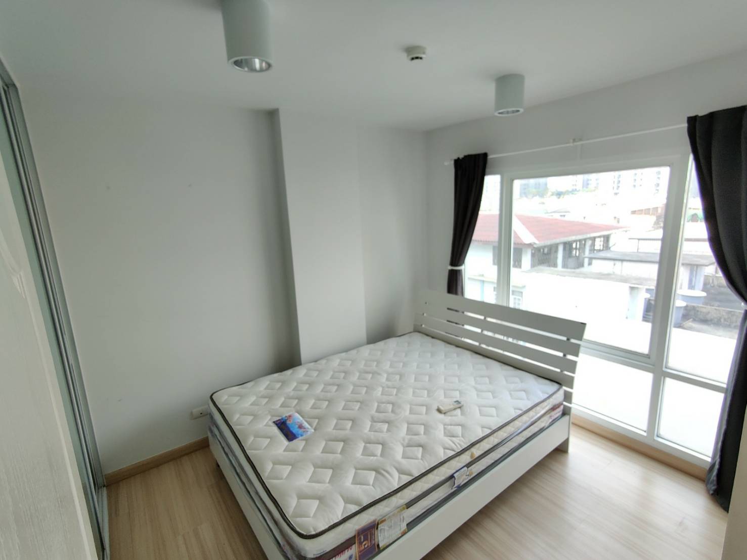 Bangkok Horizon Ratchada-Thapra  เตียง.jpg