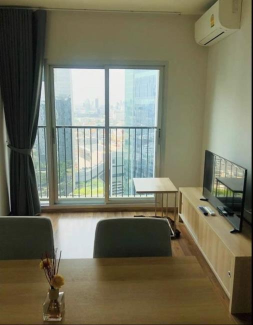 Noble Revolve Ratchada 2 มุมทีวี.jpg