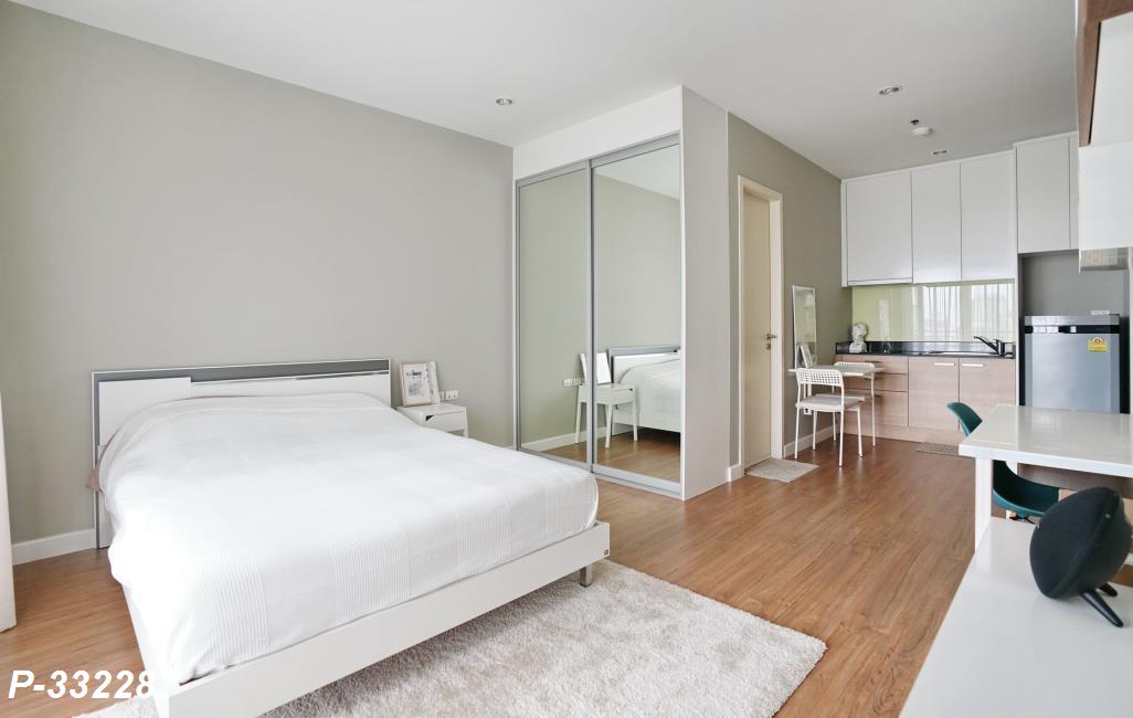 Circle Condominium เตียง ตุ้เสื้อผ้า.jpg