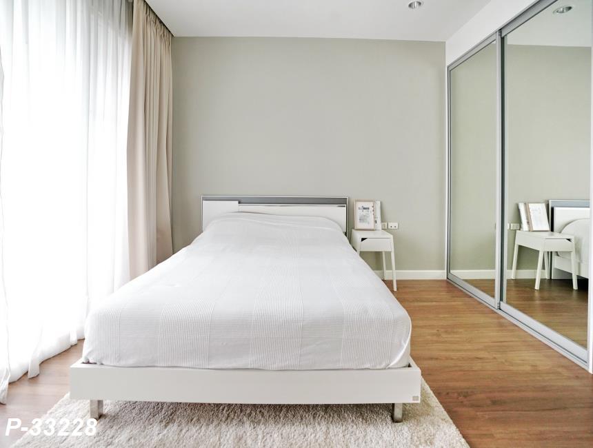 Circle Condominium เตียงนอน.jpg