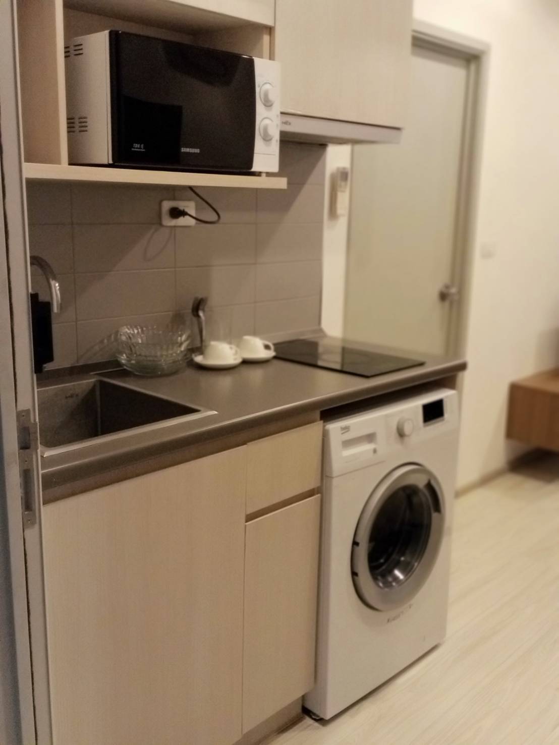 Ideo Mobi Sukhumvit Eastgate ครัว.jpg