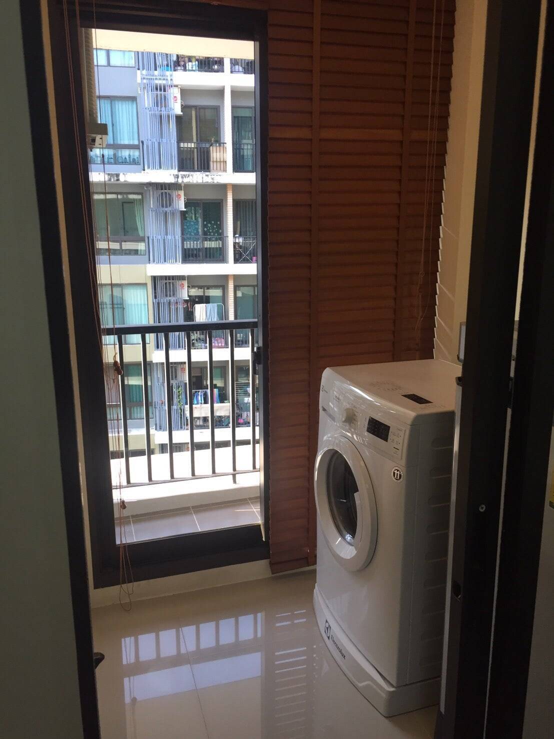I CONDO Sukhumvit 103 เครื่องซักผ้า.jpg