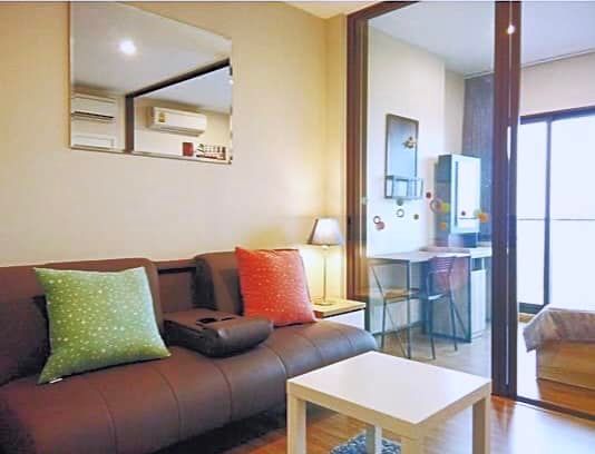 (เดอะ ทรี ริโอ้ บางอ้อ) โซฟา.jpg