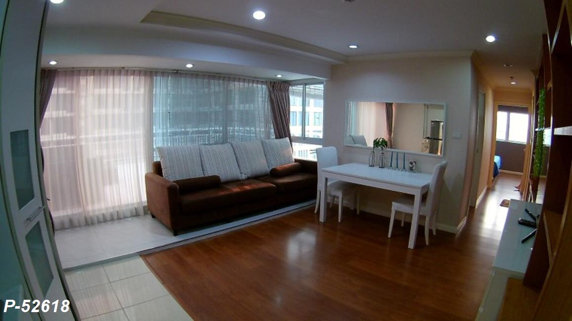 Grand Park View โซฟา โตีะอาหาร.jpg