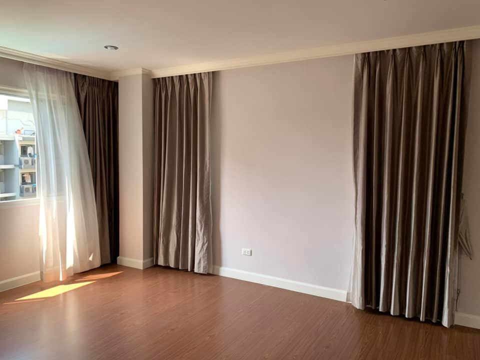 (คอนโด วัน เอ็กซ์ สาทร-นราธิวาส) ผ้าม่าน.jpg