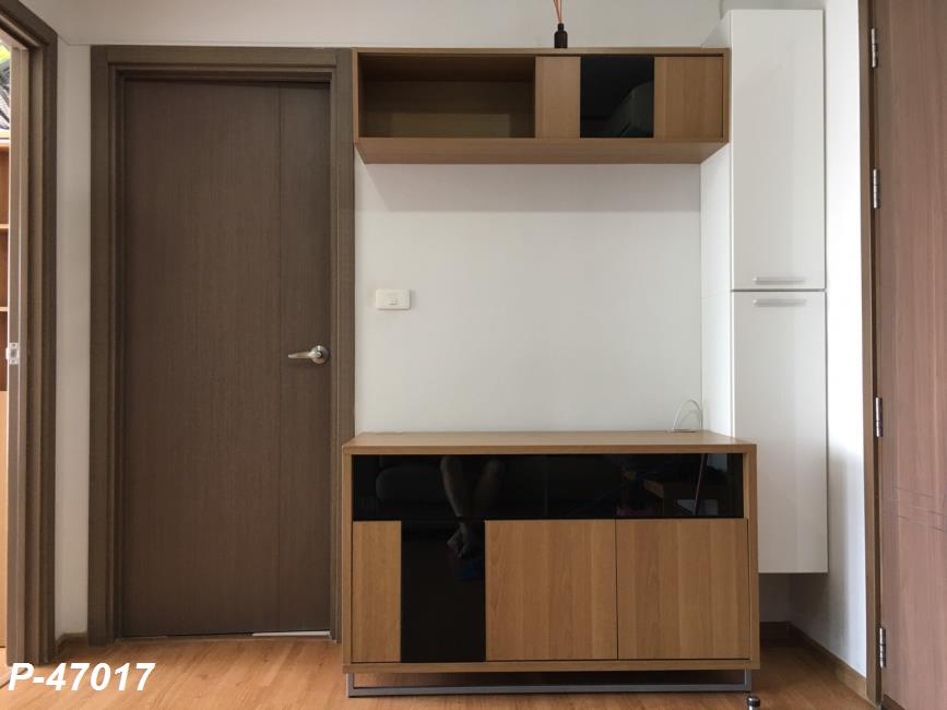 The Base Sukhumvit 77 ชั้นวางทีวี.jpg