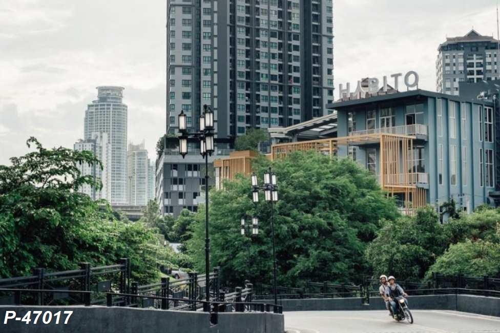 The Base Sukhumvit 77 วิวตึก.jpg