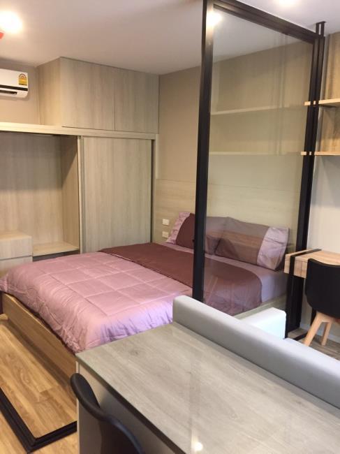 (บลอสซั่ม คอนโด สาทร-เจริญราษฎร์) ในห้องนอน.jpg