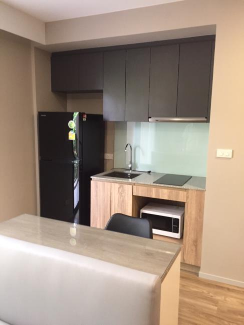 (บลอสซั่ม คอนโด สาทร-เจริญราษฎร์) ครัว.jpg