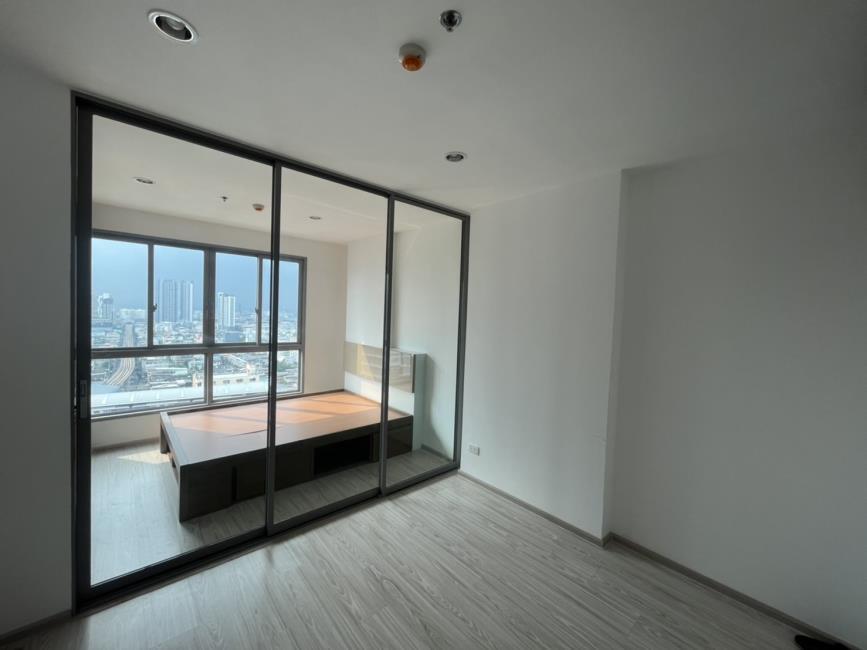 Ideo Mobi Bangsue Grand Interchange ห้องนอน.jpg