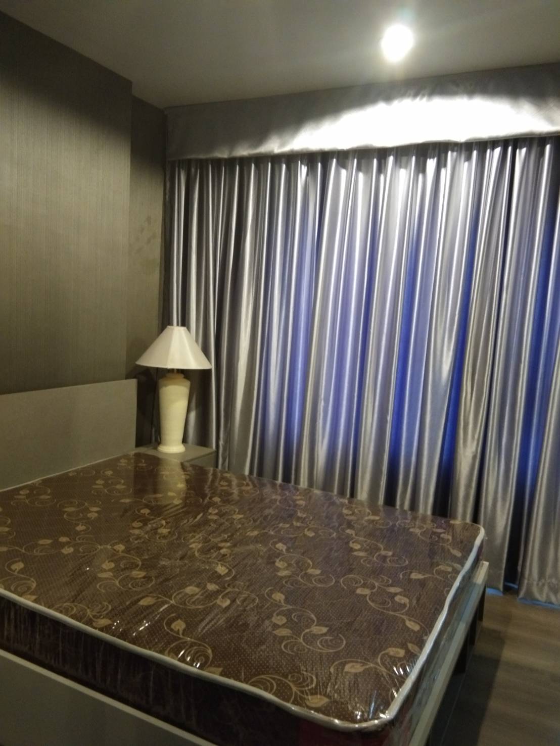 Aspire Sathorn-Taksin Copper Zone เตียงนอน.jpg