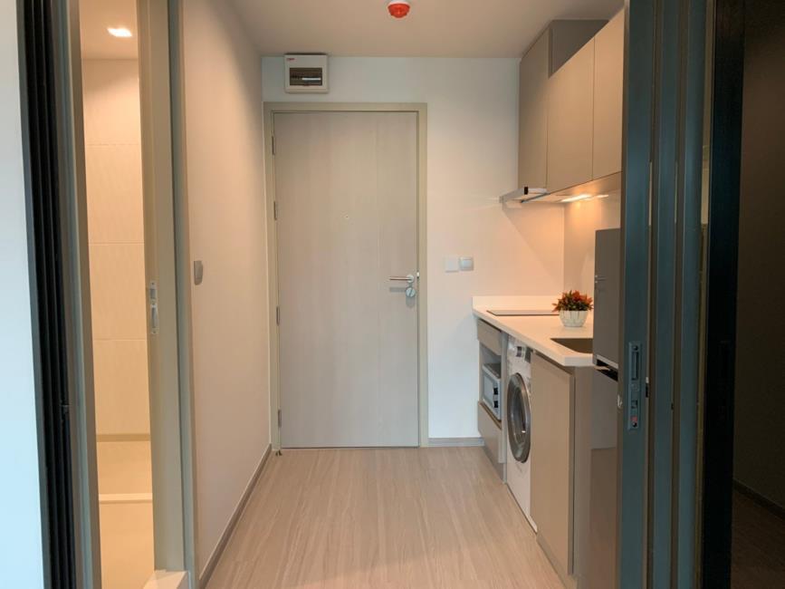 (ไลฟ์ ลาดพร้าว) ประตู.jpg