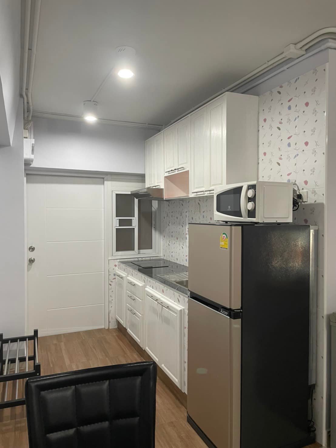 (ทองหล่อ ทาวเวอร์) เคาน์เตอร์ครัว.jpg