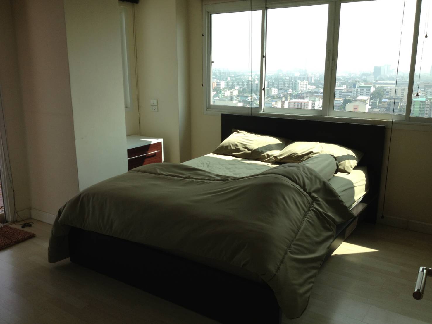 City Living Ratchada เตียงนอน.jpg