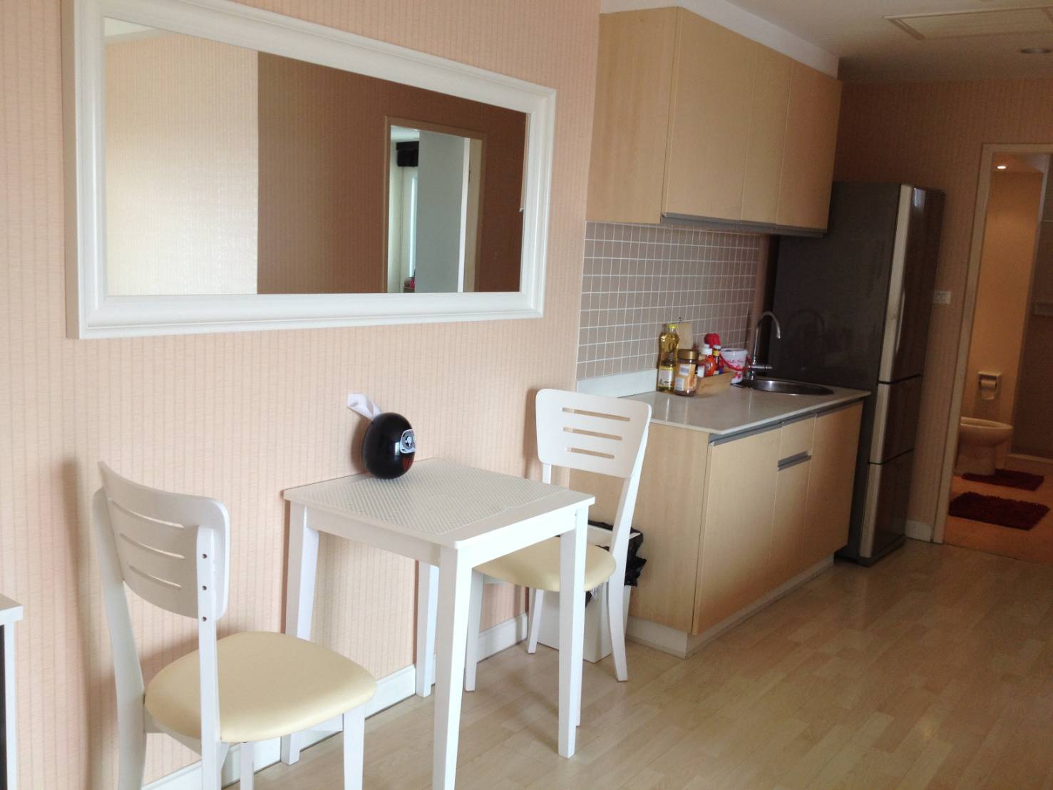 City Living Ratchada โต๊ะอาหาร ครัว.jpg