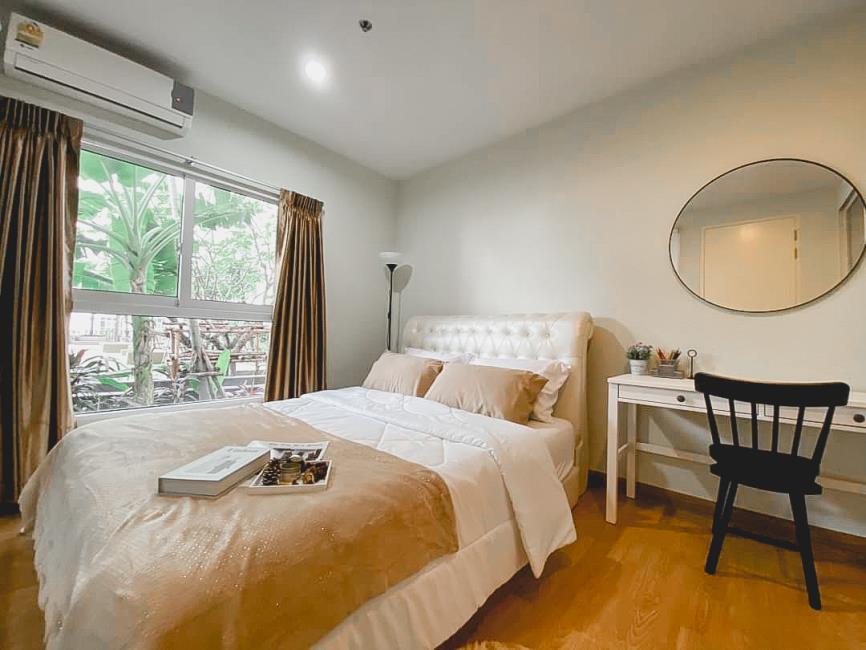 The Parkland Grand Taksin เตียง.jpg