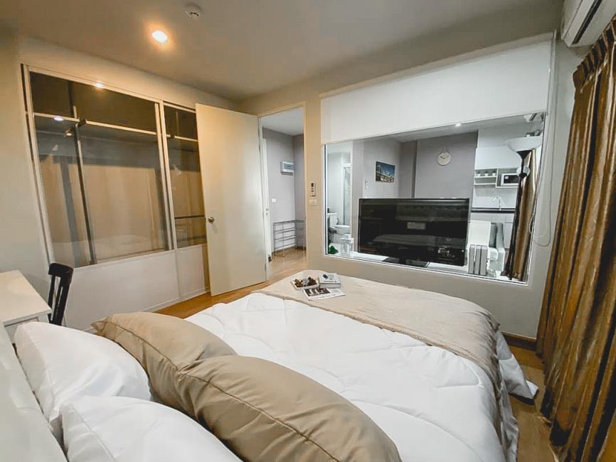 The Parkland Grand Taksin เตียง ทีวี.jpg