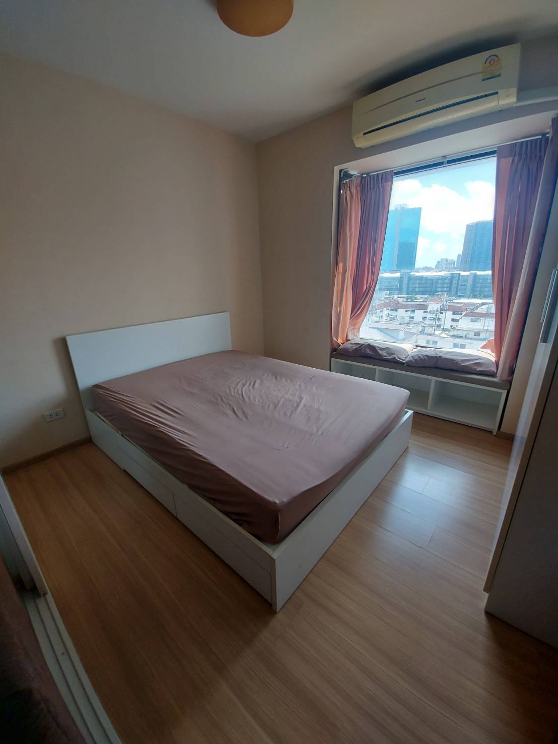 Fuse Mobius Ramkhamhaeng Station เตียง.jpg