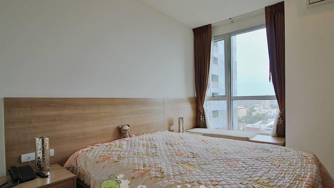 Rhythm Sukhumvit  เตียง.jpg