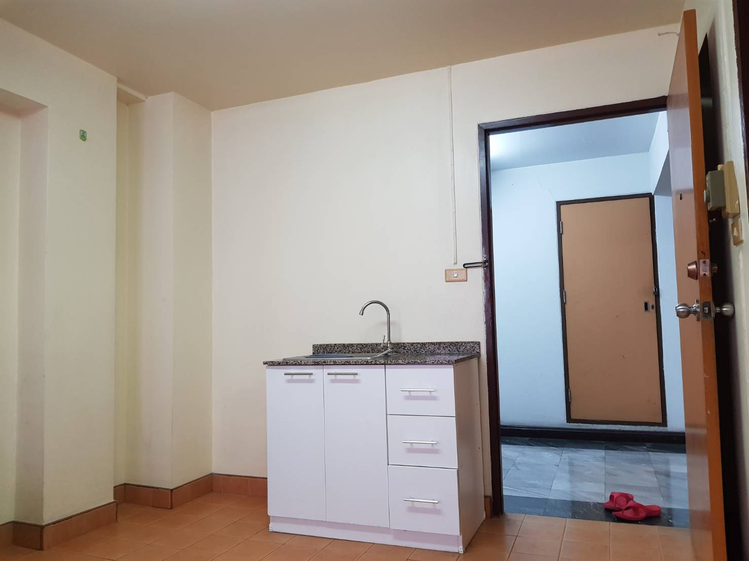 (เซ็นจูรี่ ปาร์ค) อ่างล้างจาน.jpg