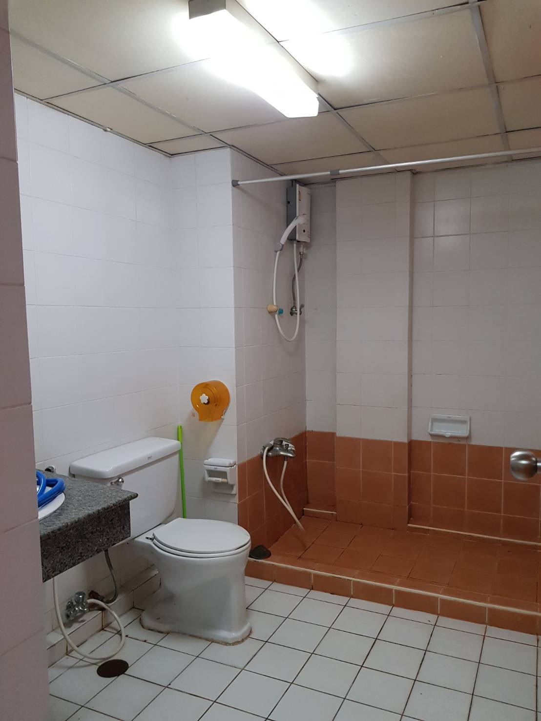 (เซ็นจูรี่ ปาร์ค) ห้องน้ำ.jpg