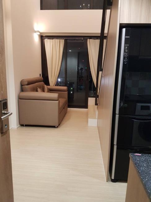 Than Living Ratchada - Prachautit โซฟา.jpg