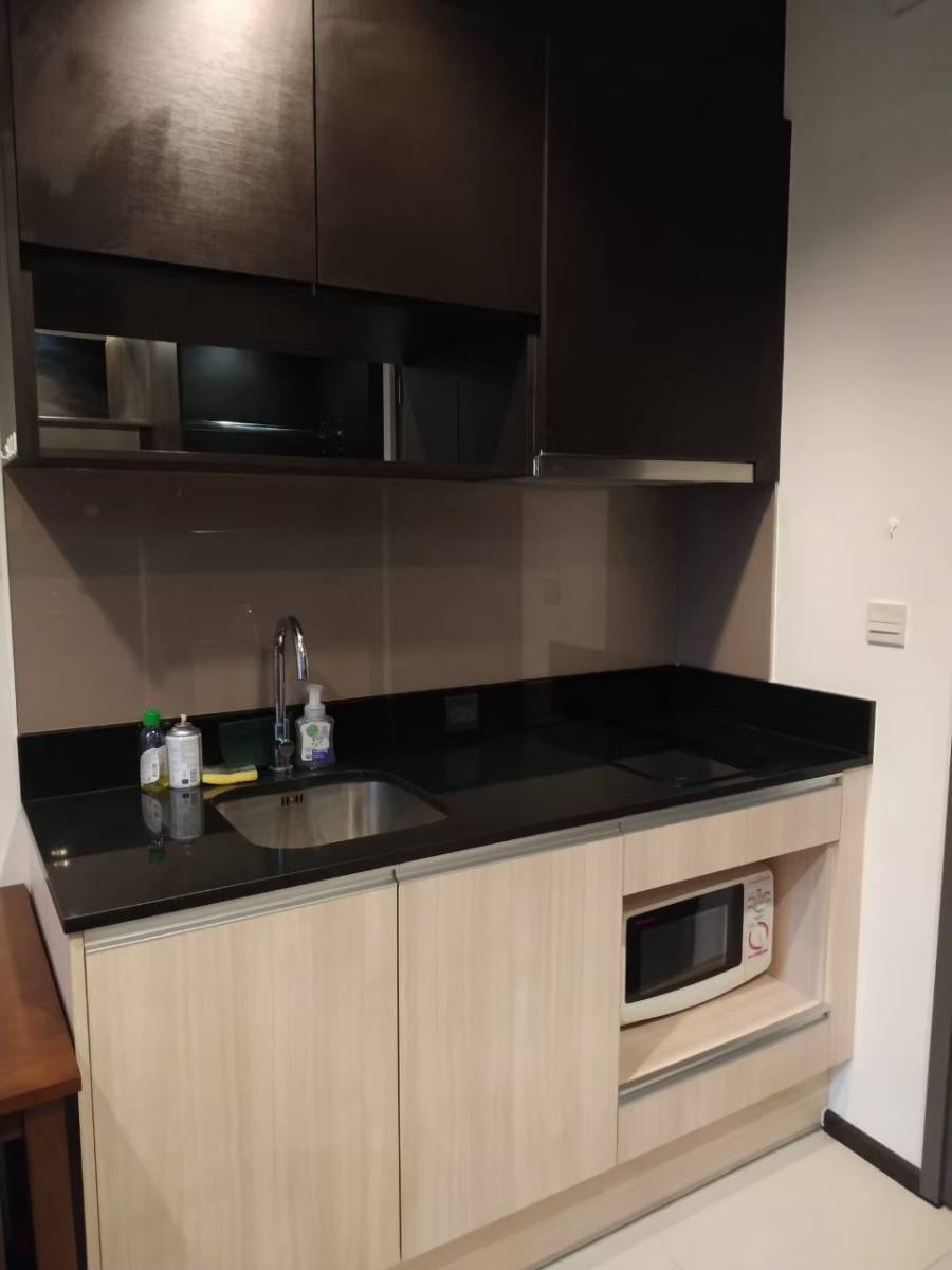 Edge Sukhumvit 23 ครัว.jpg