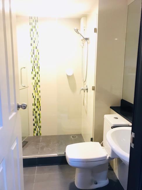 Chateau In Town Ratchada 10 ห้องน้ำ.jpg