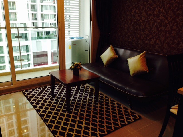 T.C. Green โซฟา.jpg