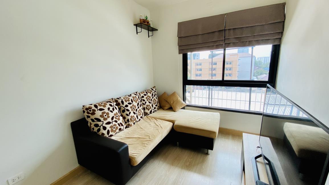 The Revo Ladprao48 โซฟา.jpg