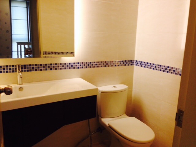 (ไลฟ์ แอท สาทร 10) ห้องน้ำ.jpg