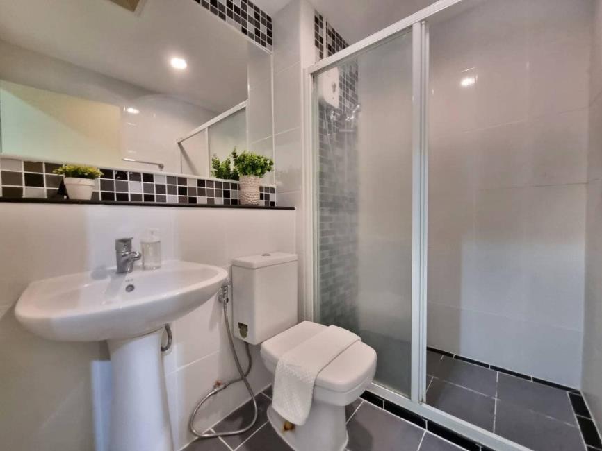 (รีเจ้นท์ โฮม 14 สุขุมวิท 93) ห้องน้ำ.jpg