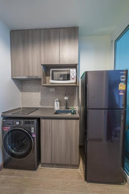 (ไอดีโอ โมบิ บางซื่อ แกรนด์ อินเตอร์เชนจ์) เคานืเตอร์ครัว.jpg