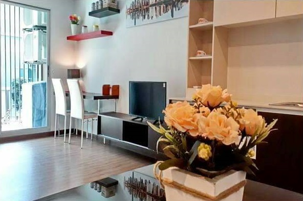 HallMark Chaengwattana  มุมห้อง.jpg