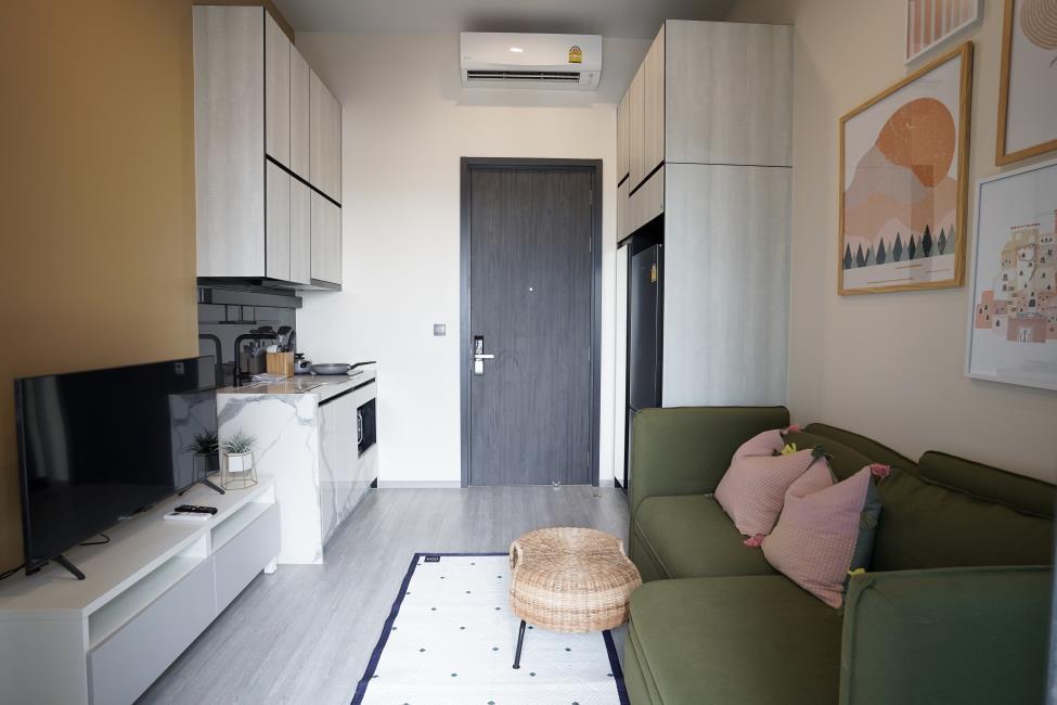 The Line sukhumvit 101 ทีวี ครัว โซฟา.jpg
