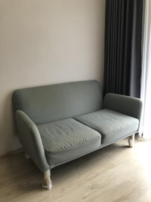 Elio Condo Sukhumvit 64 โซฟา.jpg