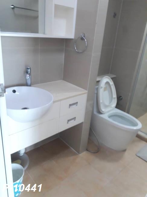bathroom-02.jpg