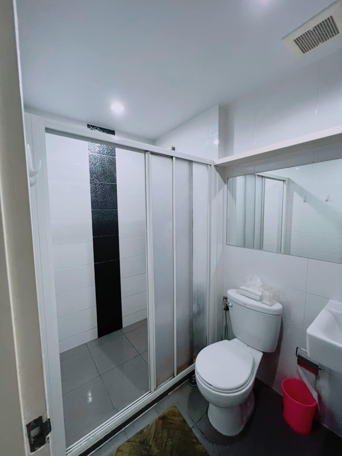 (แอสไพร์ พระราม 9) ห้องน้ำ.jpg