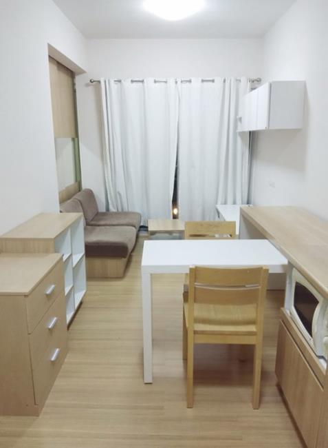 A Space Play Ratchada-Sutthisarn โต๊ะอาหาร.jpg